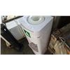 Image 2 : HOT AND COLD WATER DISPENSER