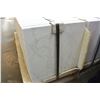 Image 2 : 80 NEW 16 X 16 INCH WHITE GRANITE 1 INCH THICK PAVER STONES