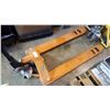 Image 2 : ORANGE PALLET JACK