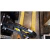 Image 1 : APEX 5500LB PALLET JACK