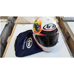 ARAI DOT MOTORCYCLE HELMET - SIZE LARGE