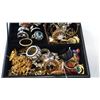 Image 2 : BLACK VANITY CASE WITH ESTATE RINGS AND JEWELLRY