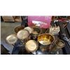 Image 2 : BOX OF BRASS DECORATIONS