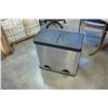 Image 1 : DOUBLE GARBAGE CAN