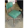 Image 1 : VINTAGE GREEN LEATHER OFFICE CHAIR