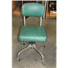 Image 2 : VINTAGE GREEN LEATHER OFFICE CHAIR