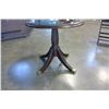 Image 2 : FLEETWOOD GLASSTOP PARLOR TABLE