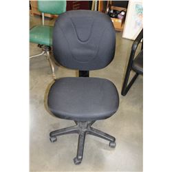 BLACK GAS LIFT OFFICE CHAIR