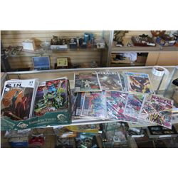 TRAY OF SPIDERMAN AND OTHER COMICS