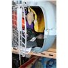 Image 2 : PET CARRIER AND ACCESSORIES