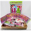 Image 1 : LARGE FLAT OF ASSORTED BIRTHDAY BANNERS AND MORE