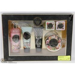 LUXURY BATH AND BODY SET
