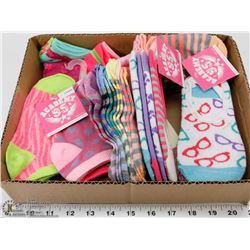 FLAT OF 28 GIRLS SIZE 5-7 SOCKS