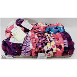 14 GRIPEEZE FUZZY SLIPPERS ASSORTED SIZES