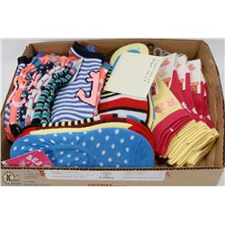 FLAT OF 25 GIRLS SOCKS