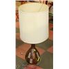 Image 1 : TABLE LAMP