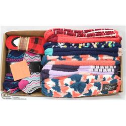 18 LADIES SIZE 9-11 ASSORTED SOCKS