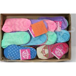 24 GIRLS SIZE 7-9 SOCKS