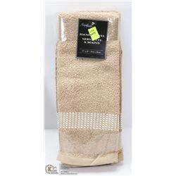 BUNDLE OF HAND TOWELS