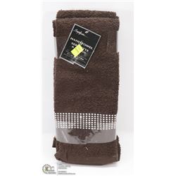 BUNDLE OF HAND TOWELS