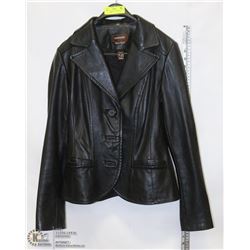 DANIER LADIES LEATHER JACKET SIZE X-SMALL.