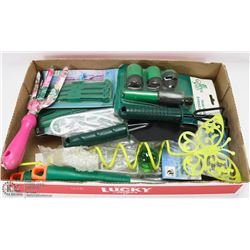 FLAT OF GARDENING SUPPLIES & DÉCOR.