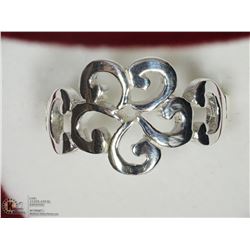17) STERLING SILVER RING SIZE 8