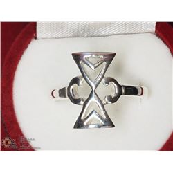 45) STERLING SILVER RING SIZE 8