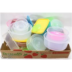 FLAT OF FOOD CONTAINERS WITH LIDS