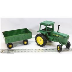 VINTAGE ERTL JOHN DEERE DIE CAST TRACTOR & WAGON.