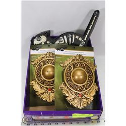 FLAT OF ASSORTED HALLOWEEN DECOR