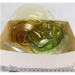 11) ESTATE LOT INCL 9 BOWLS, 2 SERVING PLATTERS,