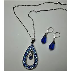 14 - PALE BLUE & COBALT BLUE PENDANT