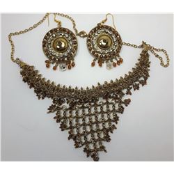 20 - VINTAGE GOLD TONE, CLEAR & AMBER