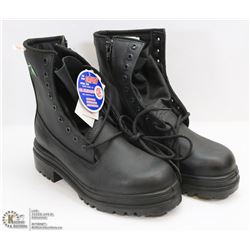 CSA SIZE 9 WORK BOOTS.