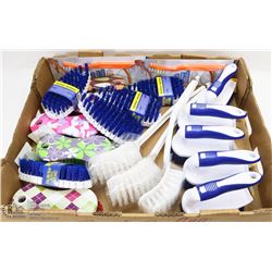 FLAT OF ASSORTED BRUSHES AND SCRUBBERS