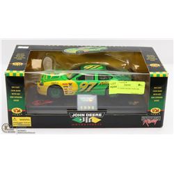 DIE CAST JOHN DEERE NASCAR.