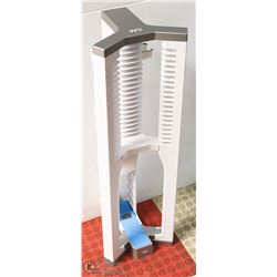 WII ORGANIZER TOWER - HOLDS SYSTEM, LOTS