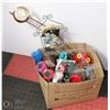 Image 1 : BOX OF MISC YARD ITEMS-SOLAR LIGHTS, ORNAMENTS,