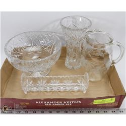 LOT WITH CRYSTAL BOWL, VASE AND CRACKER DISH