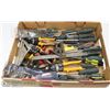 Image 1 : ESTATE FLAT OF TOOLS INCLUDES DEWALT SNIPS, MASTER