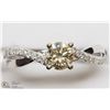 Image 1 : 7) 14KT W. GOLD DIAMOND & SIDE WHITE DIAMOND RING