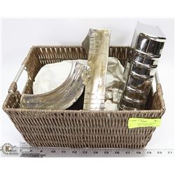 2 CERAMIC BOOKENDS IN A WICKER STYLE BASKET -