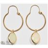 Image 3 : 19) 10KT YELLOW GOLD OPAL HOOP EARRINGS