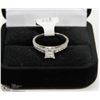 Image 1 : 19K WHITE GOLD PRINCESS CUT DIAMOND RING WITH