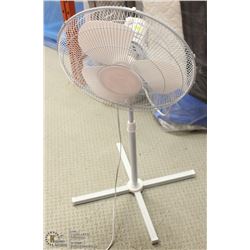 WHITE FLOOR FAN