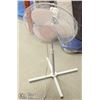 Image 1 : WHITE FLOOR FAN