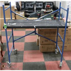 INDOOR SCAFFOLDING WITH  PLATFORM SHELF