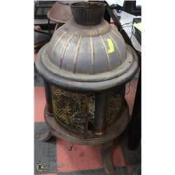 CAST IRON OUTDOOR FIREPIT.