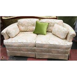 68" CLOTH LOVE SEAT WITH DESIGN AND CUSHIONS